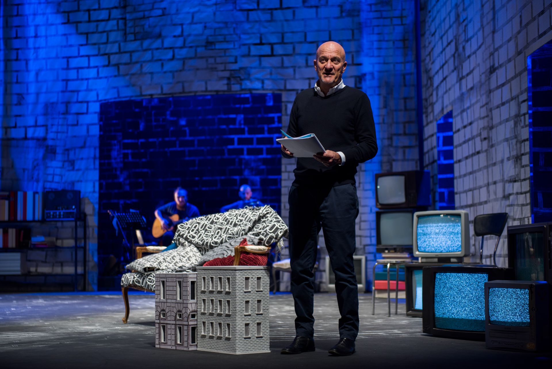 Claudio Bisio Vita Raccontata Male